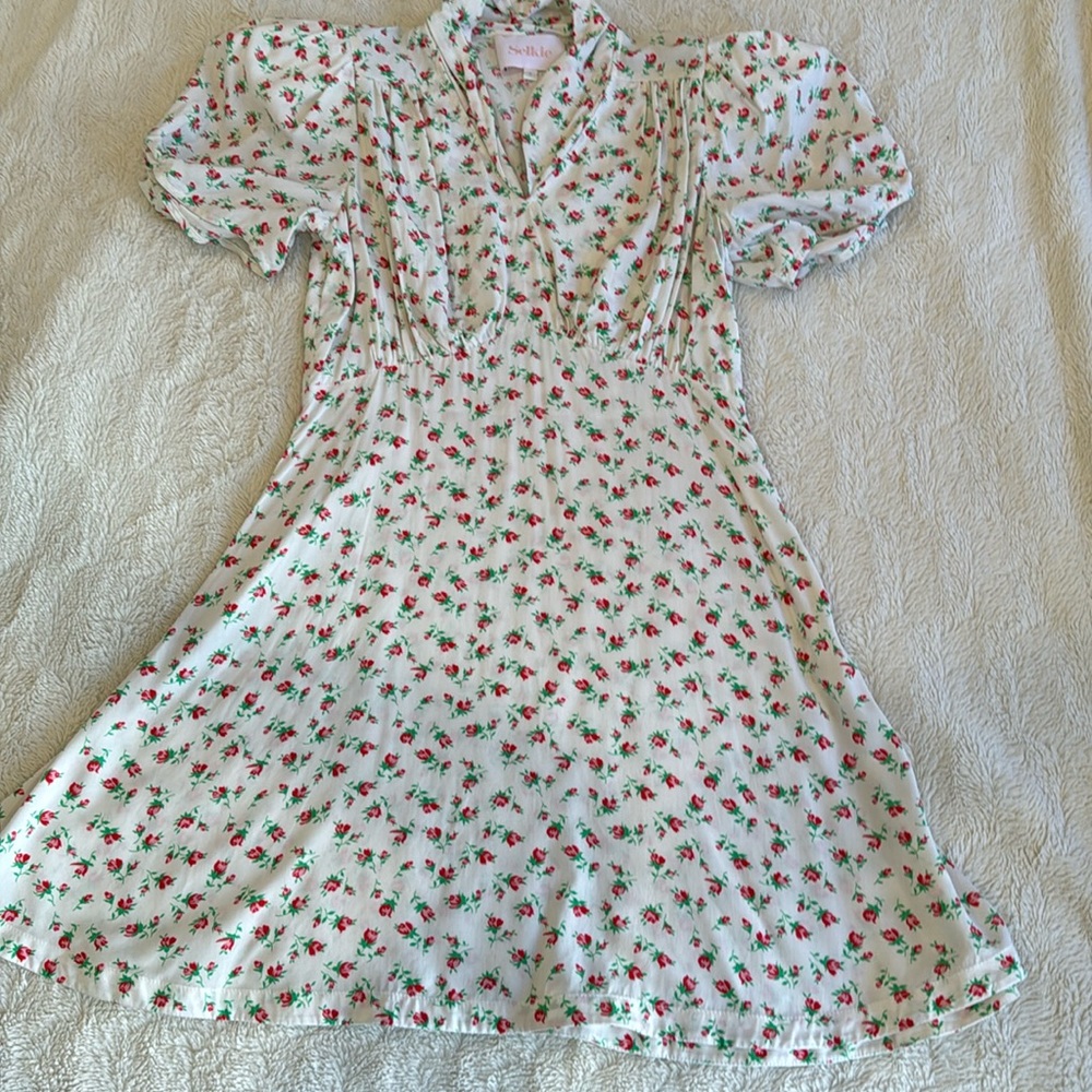 Small Selkie floral short sleeve mini dress